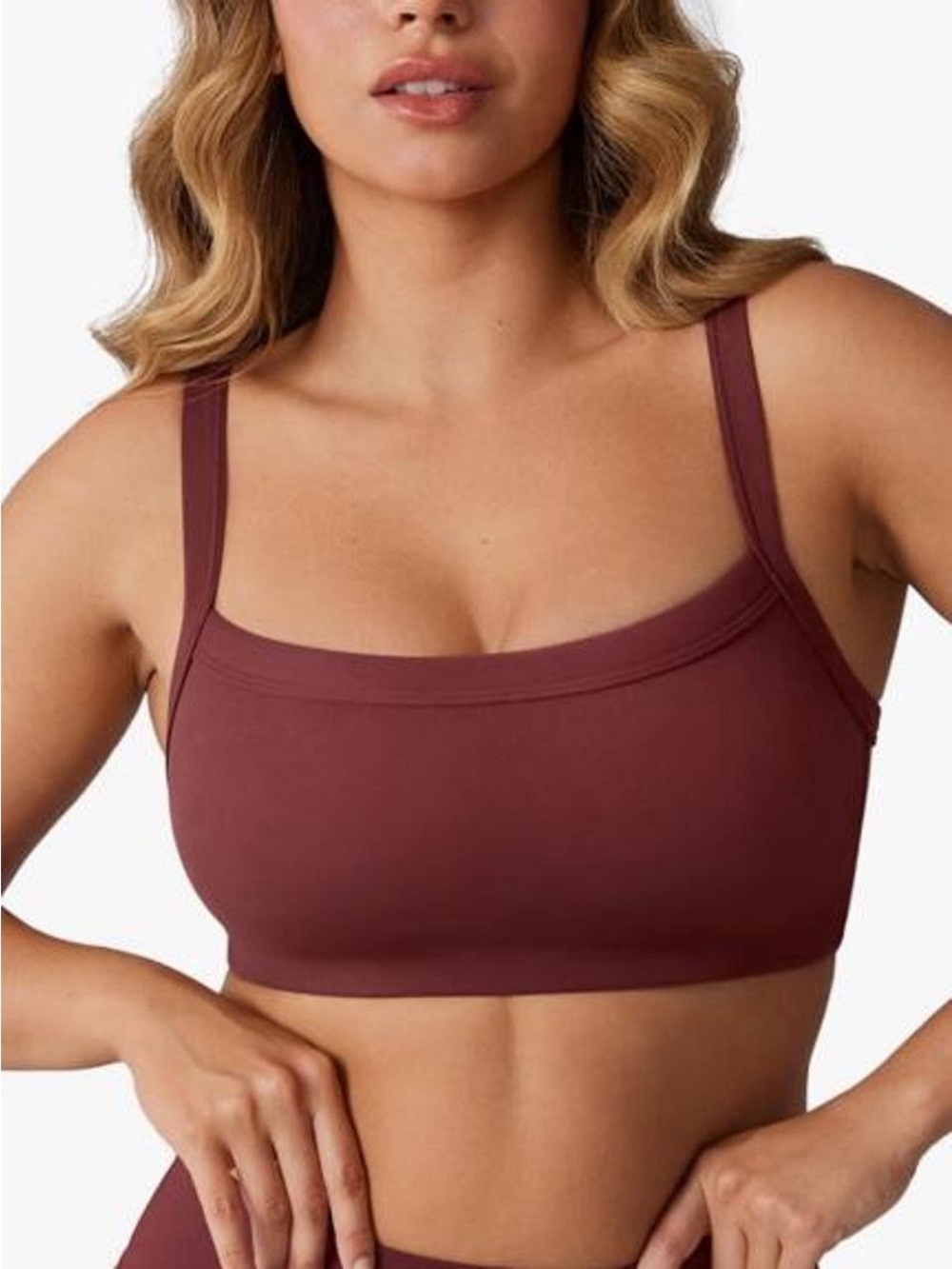 UNISSU Hugcurve Adjustable Sports Bra in Blackberry
